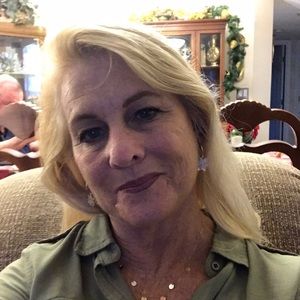 Meet your Posher, Debbie